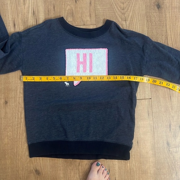 Abercrombie Kids Flip Sequin ‘HI’ and ‘BYE’ Sweatshirt - Picture 5 of 5